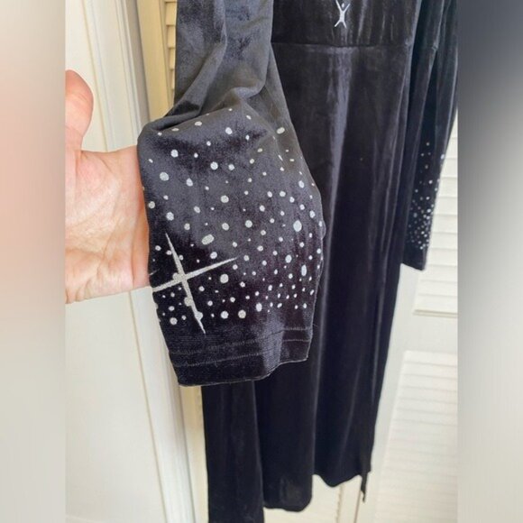 NWT Black Velour Cold Shoulder Maxi Dress With Star Embellishments Size XL - Picture 5 of 9